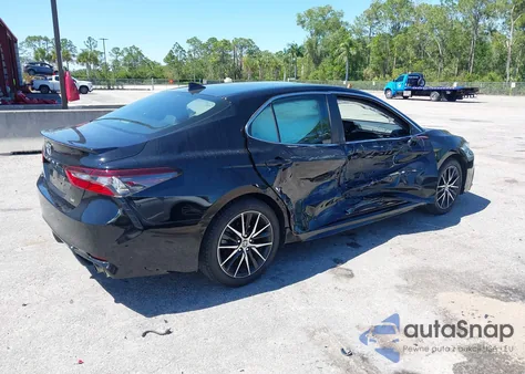 2022 Toyota Camry Se z USA, uszkodzony, nr VIN 4T1G11AK5NU629444